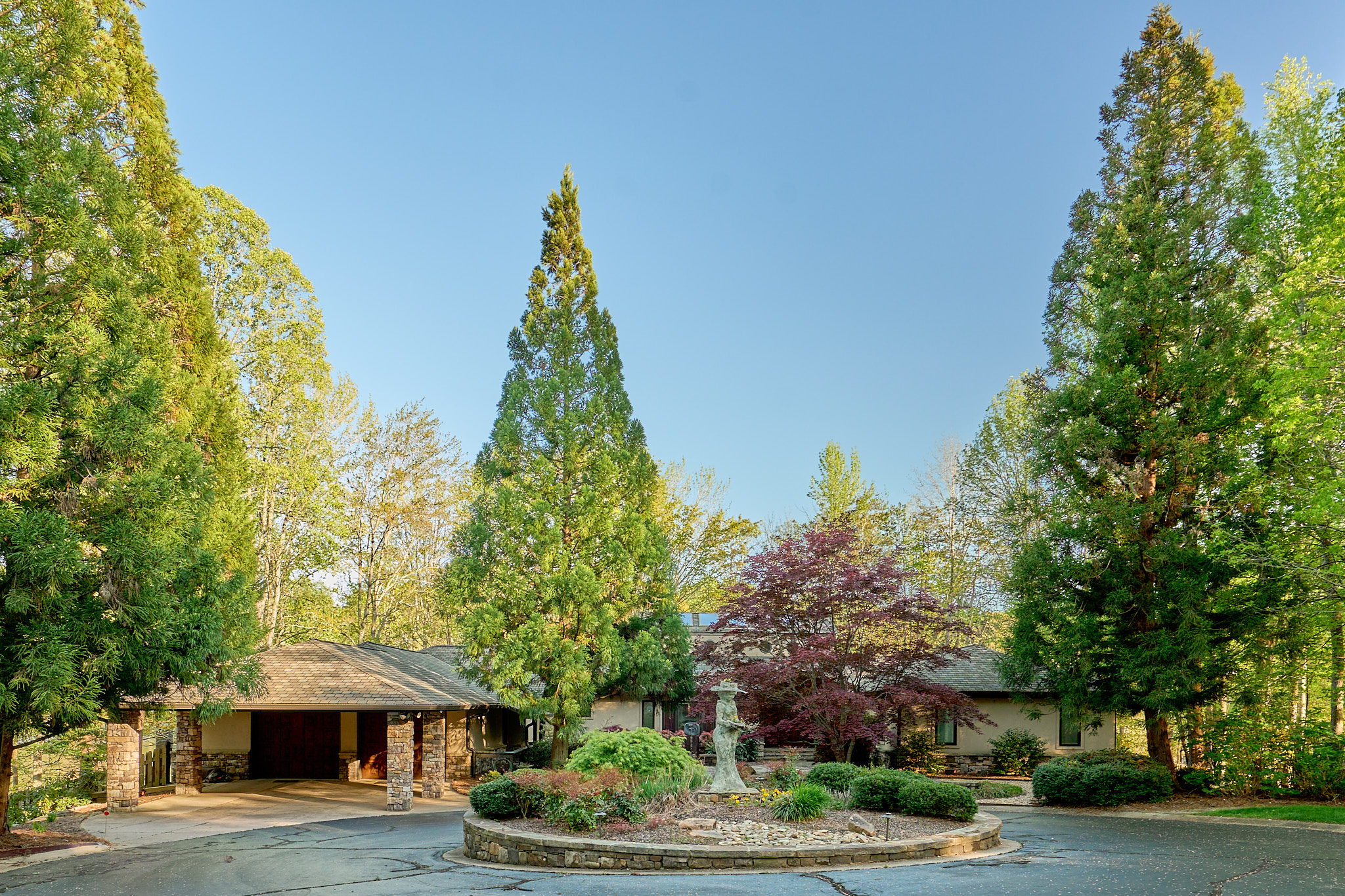 House Front Circle 2